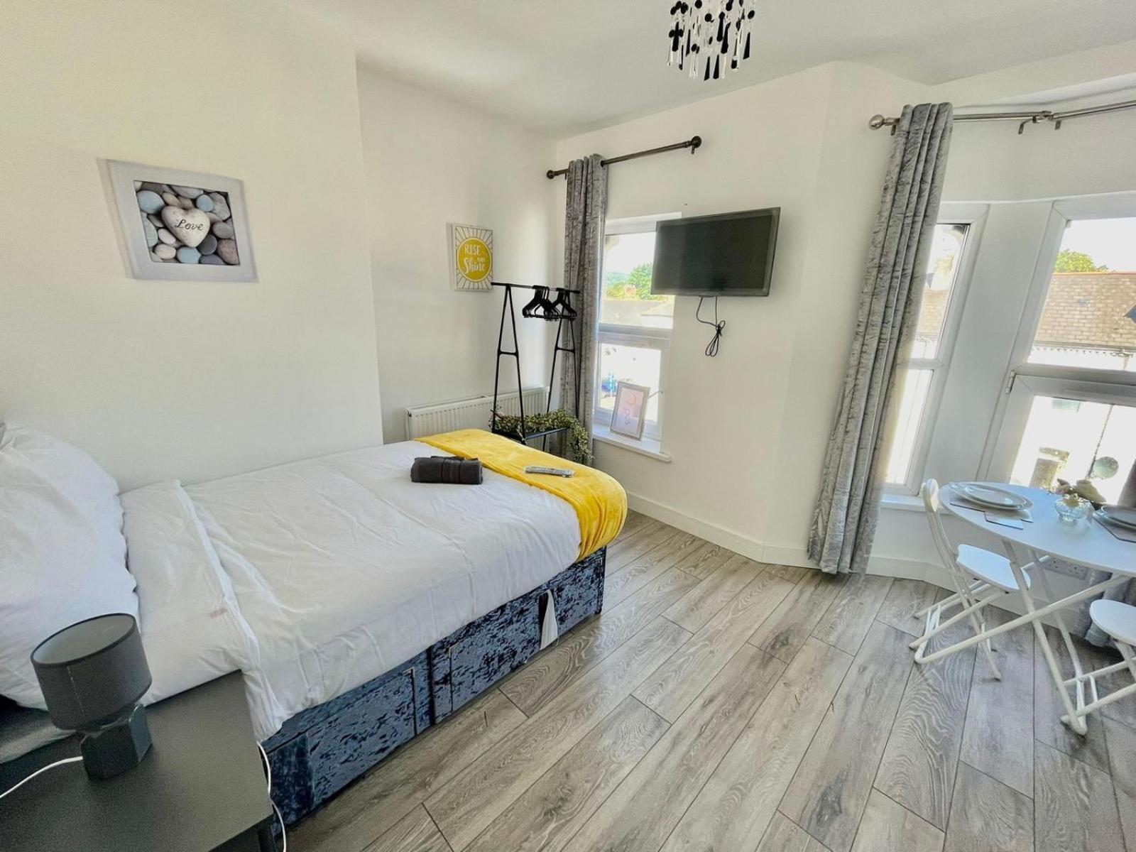 Cheerful 1 Bed Apartment Cardiff City Centre - Penarth Rd Oda fotoğraf