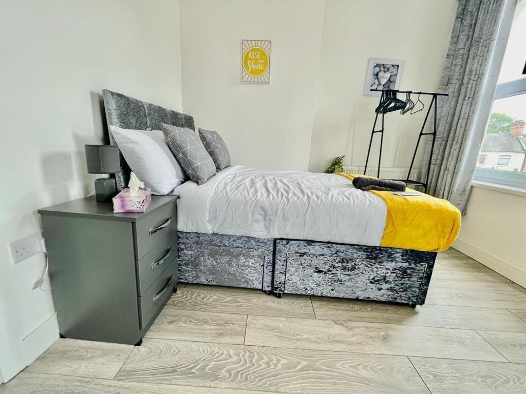 Cheerful 1 Bed Apartment Cardiff City Centre - Penarth Rd Oda fotoğraf
