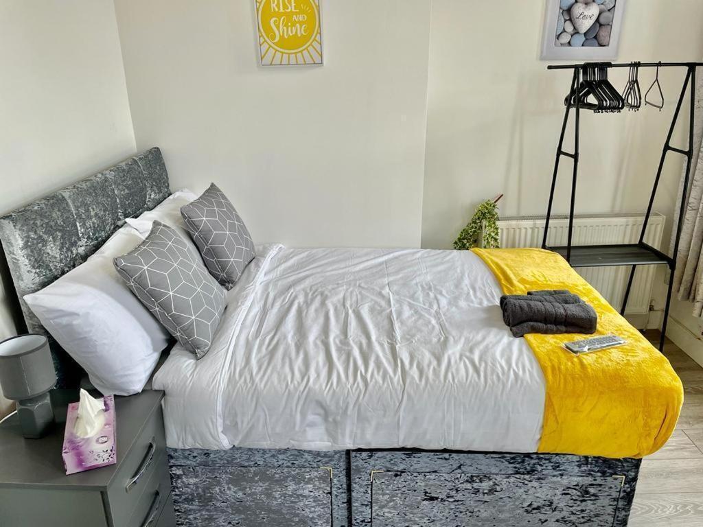 Cheerful 1 Bed Apartment Cardiff City Centre - Penarth Rd Oda fotoğraf
