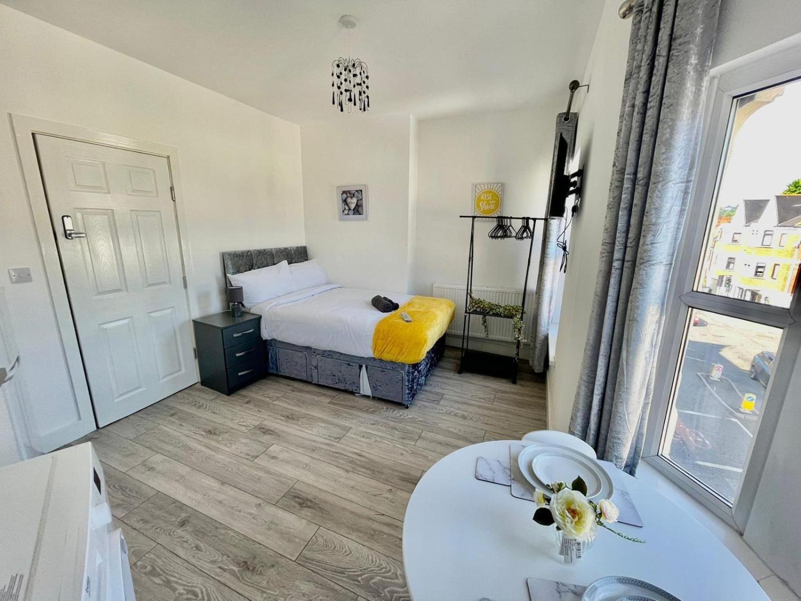 Cheerful 1 Bed Apartment Cardiff City Centre - Penarth Rd Oda fotoğraf